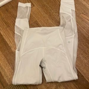 White lululemon leggings
